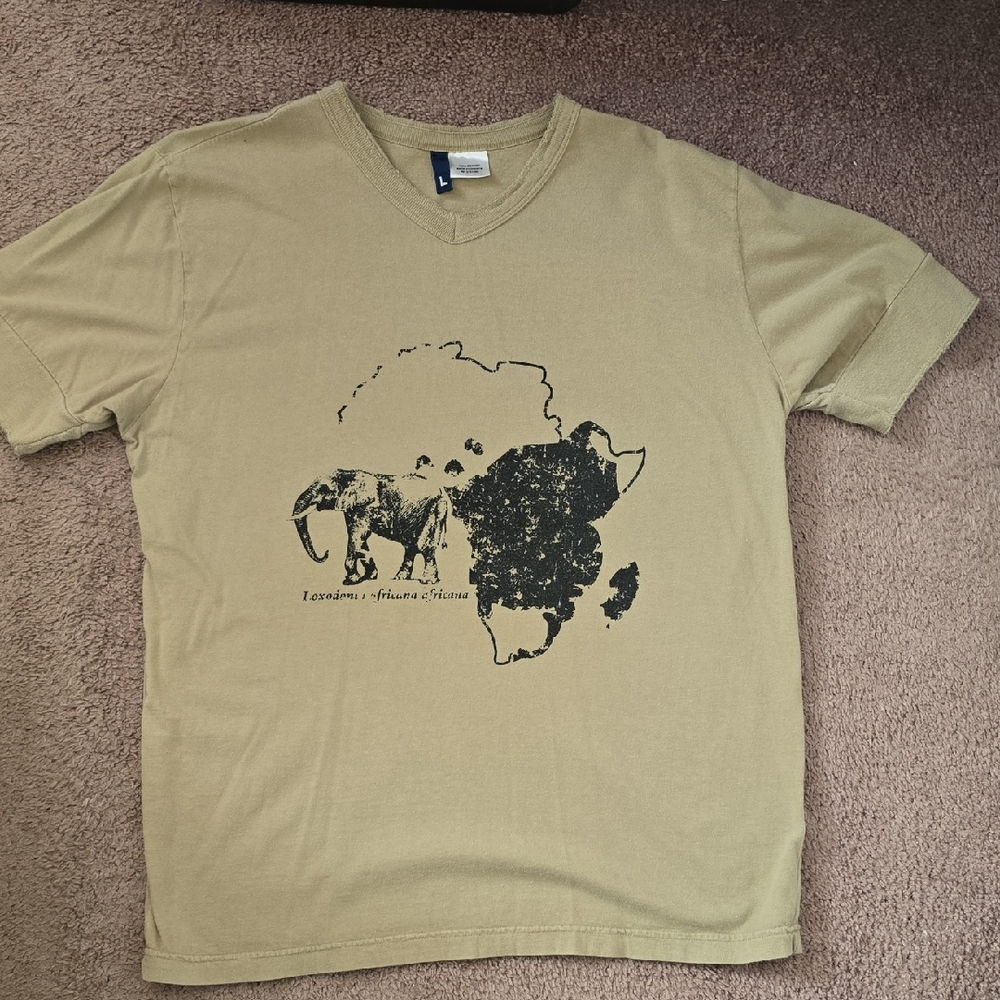 Men's Beige Africa Elephant Graphic V NECK T-Shirt Sz L